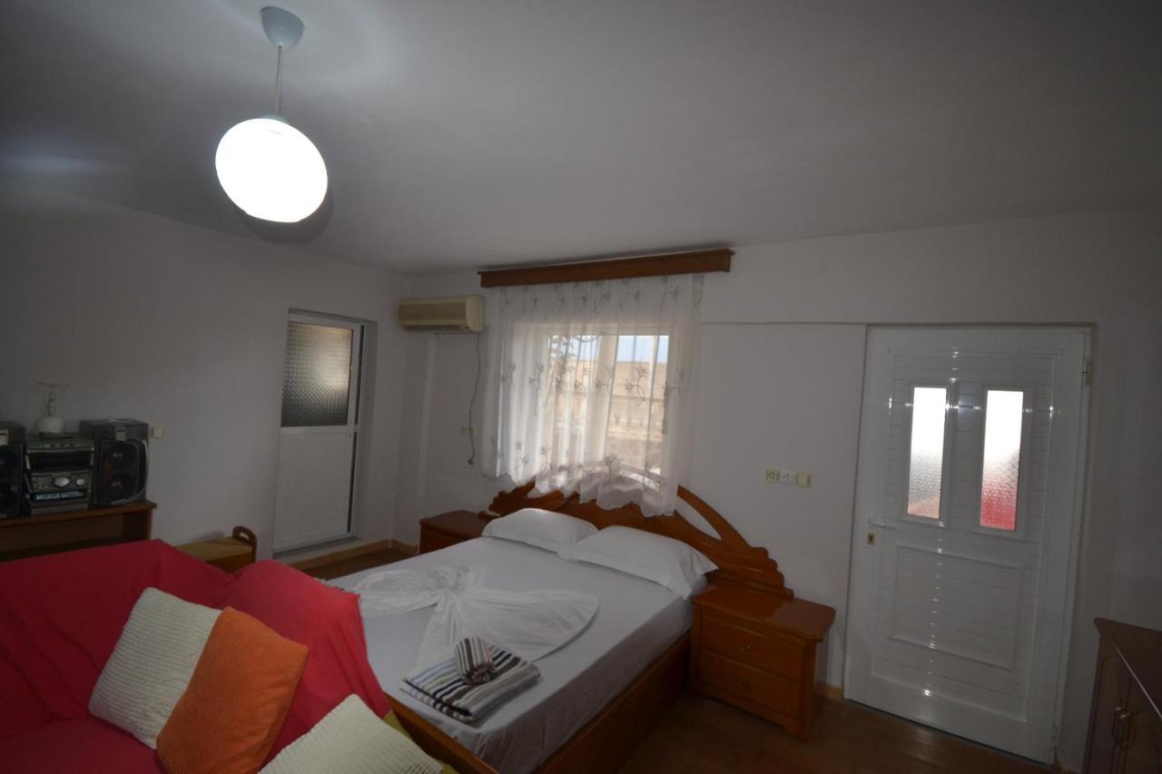 Villa Shqiponja Sarandë Esterno foto