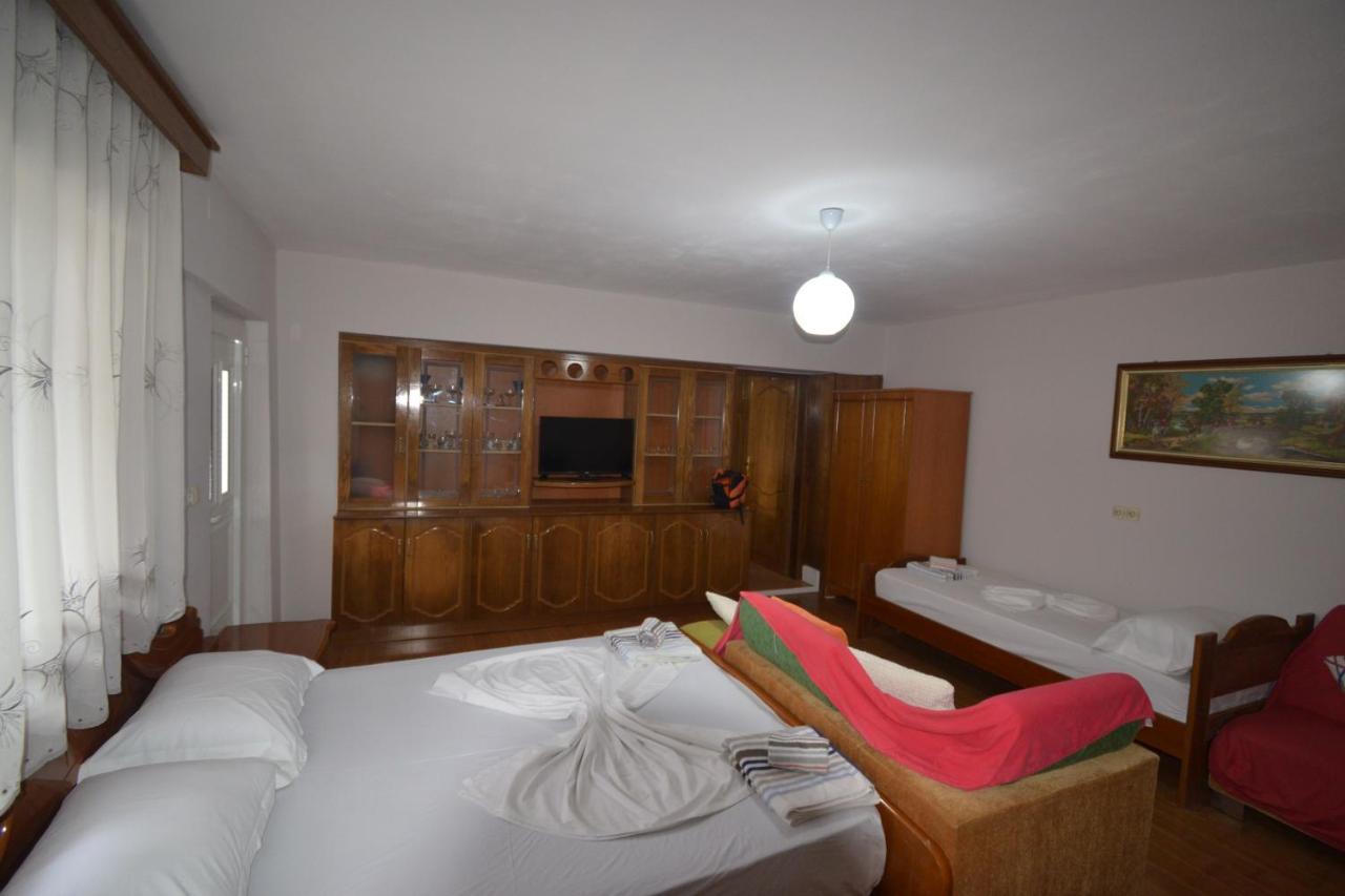 Villa Shqiponja Sarandë Esterno foto
