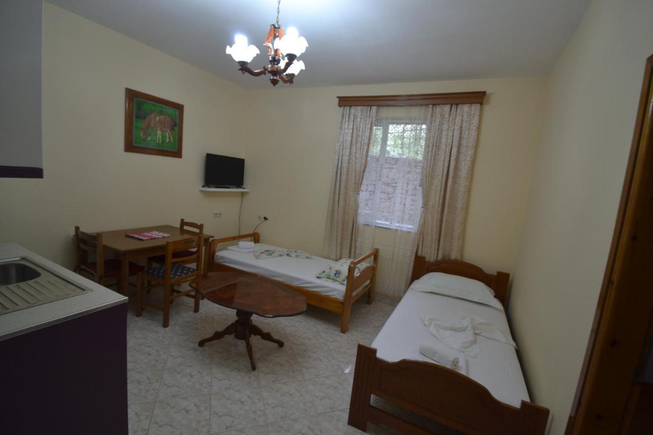 Villa Shqiponja Sarandë Esterno foto